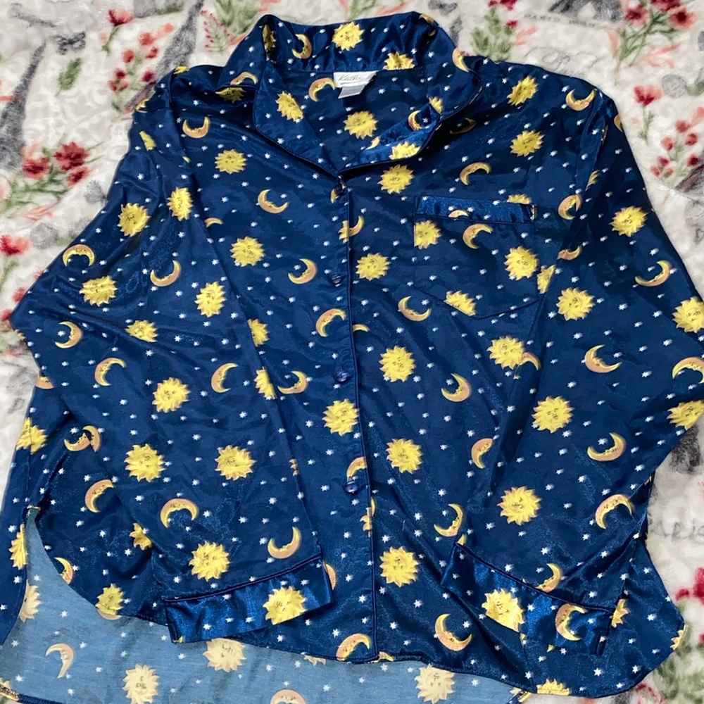 Kathryn L 83% polyester long sleeve night shirt